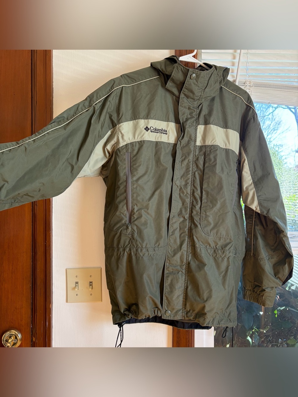 Columbia Olive Green and Cream Hooded Rain Jacket